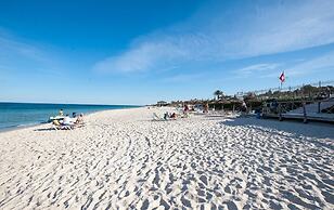 Hotel Riviera - Family Only