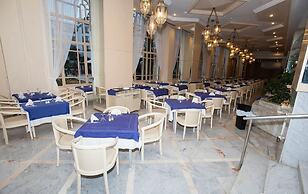 Hotel Riviera - Family Only