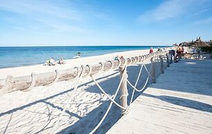 Hotel Riviera - Family Only