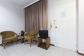 RedDoorz near Gondangdia Station