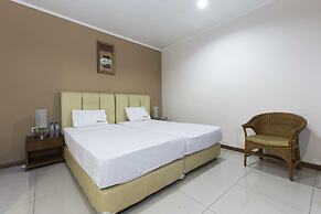 RedDoorz near Gondangdia Station