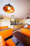 The Lodge At Perth Racecourse