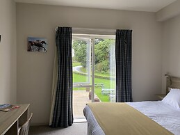 The Lodge At Perth Racecourse