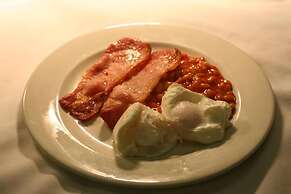 The Lodge At Perth Racecourse