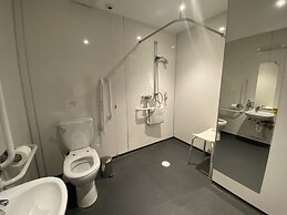 The Lodge At Perth Racecourse