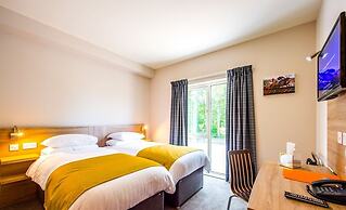 The Lodge At Perth Racecourse