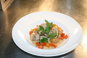 The Lodge At Perth Racecourse