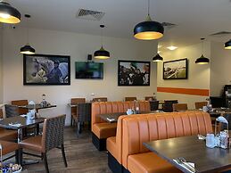 The Lodge At Perth Racecourse