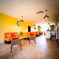 The Lodge At Perth Racecourse