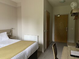 The Lodge At Perth Racecourse