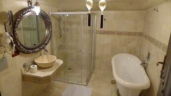 King Cave Hotel by Traveller's