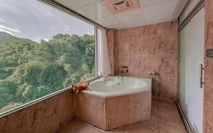 Ruixiong Hotspring Villa