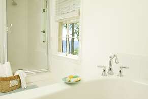 Inn at Sunrise Point