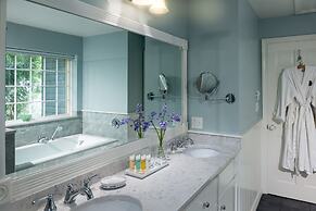 Inn at Sunrise Point