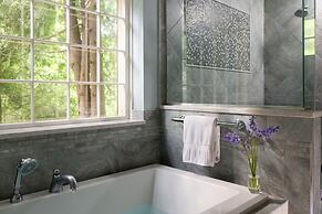 Inn at Sunrise Point