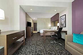 La Quinta Inn & Suites by Wyndham Lake Charles - Westlake