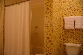 Hotel Bluff View Inn, Chattanooga, United States Of America - Lowest ...