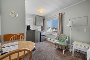 Echo Motel & Oceanfront Properties