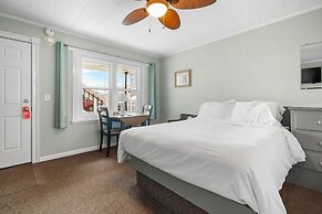 Echo Motel & Oceanfront Properties