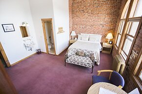 Victor Hotel