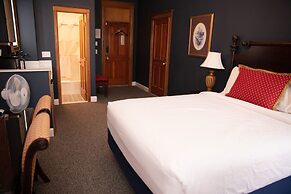 Victor Hotel