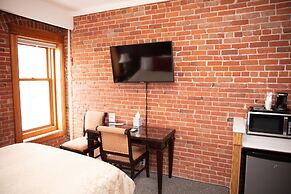 Victor Hotel