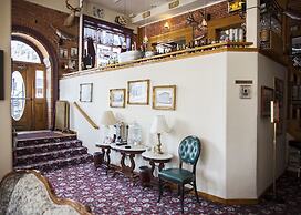 Victor Hotel