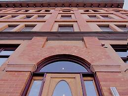 Victor Hotel