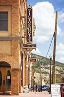 Victor Hotel
