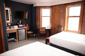Victor Hotel