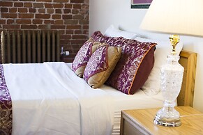 Victor Hotel