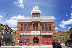 Victor Hotel