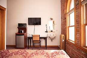Victor Hotel