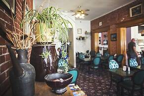 Victor Hotel