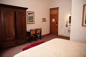 Victor Hotel