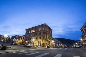 Victor Hotel