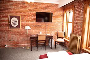 Victor Hotel