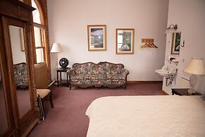 Victor Hotel