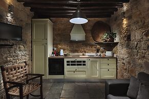 Oinoessa Traditional Boutique Houses