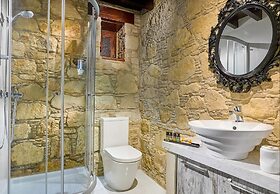 Oinoessa Traditional Boutique Houses