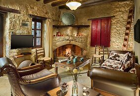 Oinoessa Traditional Boutique Houses