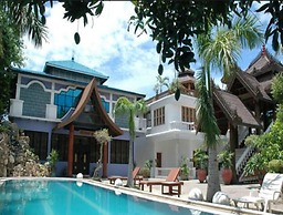 Emerald Land Hotel