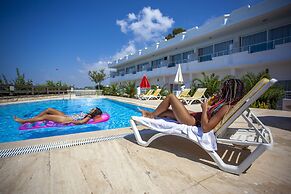 Side Beach Club Hotel