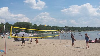 Balm Beach Resort & Motel