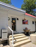 Balm Beach Resort & Motel