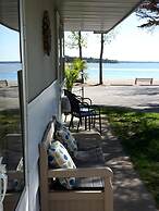 Balm Beach Resort & Motel