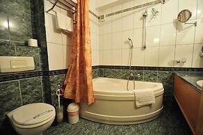Hotel Ambassador
