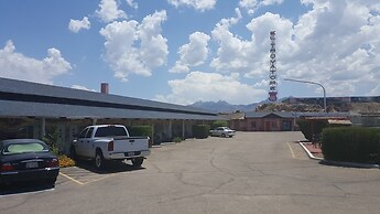 El Trovatore Motel
