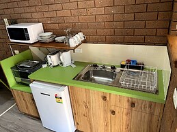 Kingswood Motel