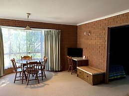 Kingswood Motel